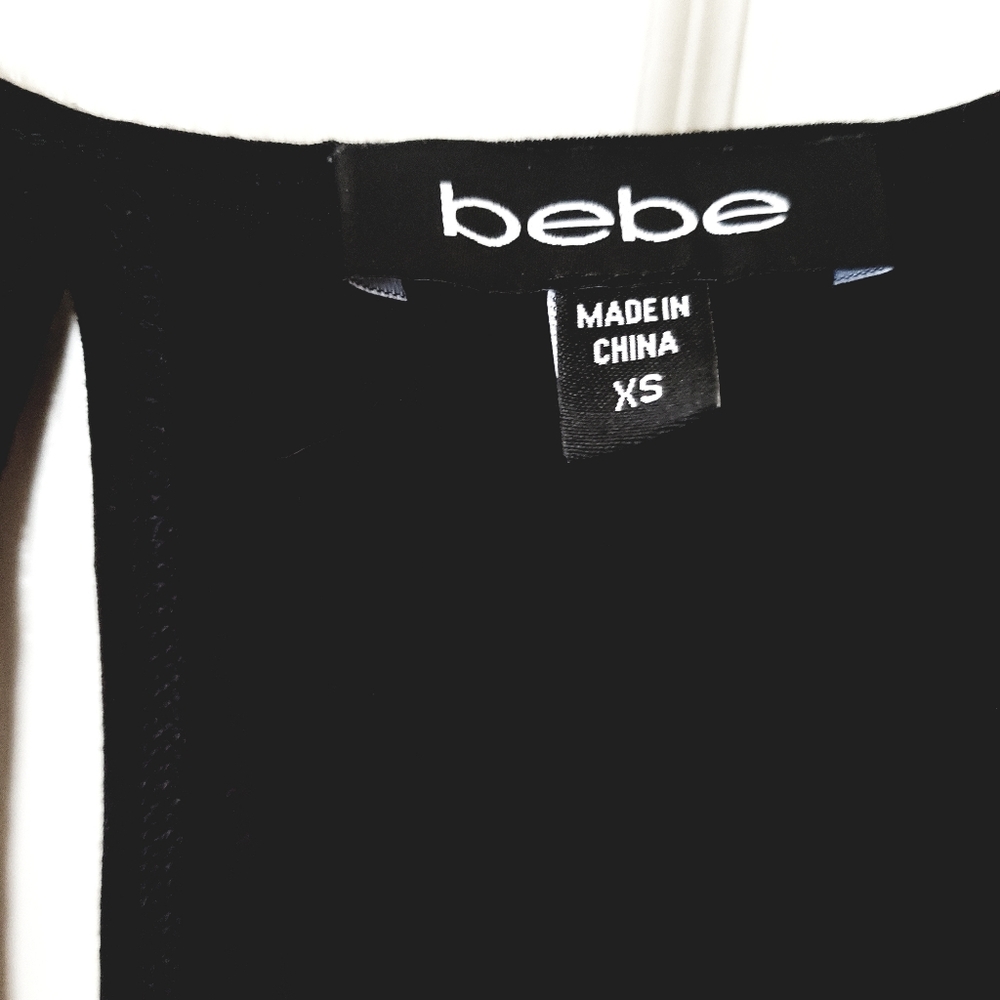 Long sleeve cold shoulder cowl neck keyhole BEBE top XS